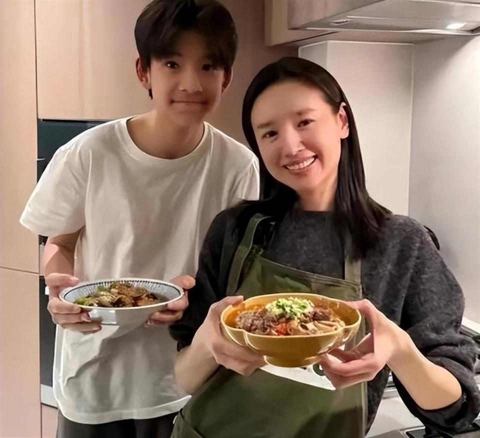潘粤明与儿子顶顶