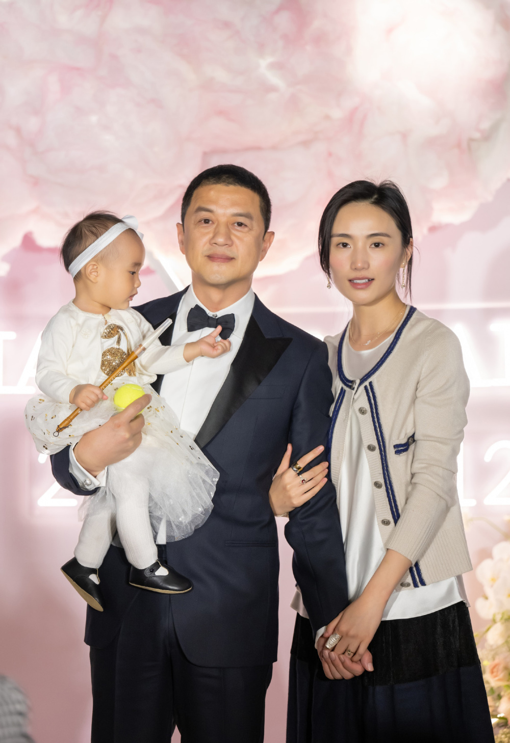 李亚鹏近照