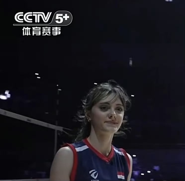 逆天颜值火出圈,伊拉克副攻吸粉无数!她是战火中走出的全能才女