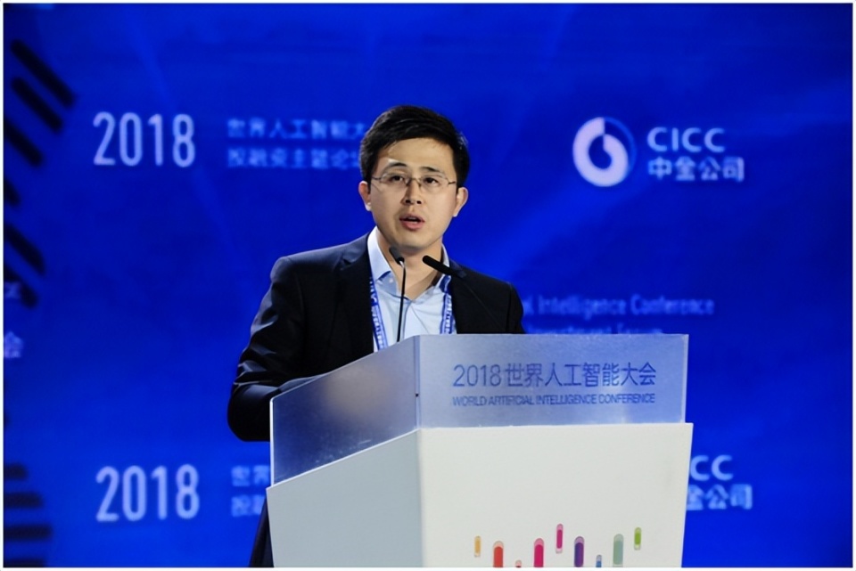 尹方鸣与行业领袖合影